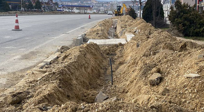 AÇILIŞI YAPILACAK OLAN YOLDAKİ BAKIR KABLOLARI ÇALDILAR