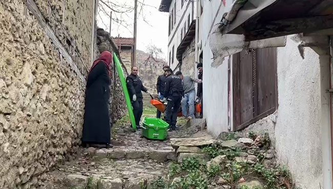 HABER ALINAMIYORDU, ÖLÜ BULUNDU