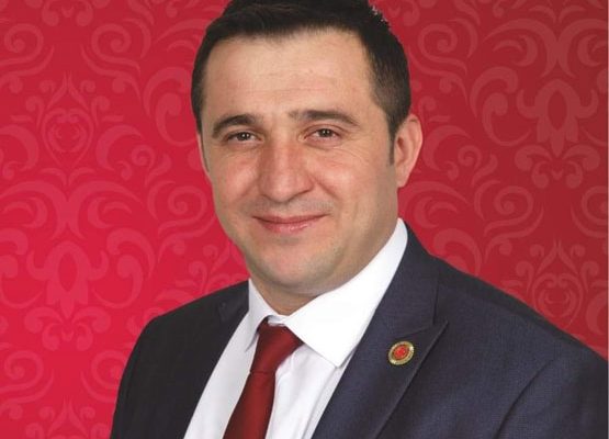 TÜRKİYE’NİN EN GENÇ MUHTARI SEÇİLMİŞTİ, HALKA HİZMET İÇİN YOLA ÇIKTI