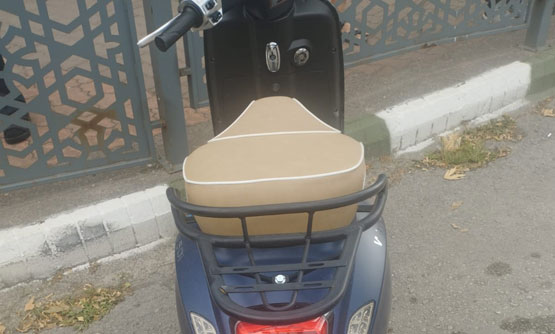 OTOMOBİLLE ÇARPIŞAN MOTOSİKLETLİ YARALANDI