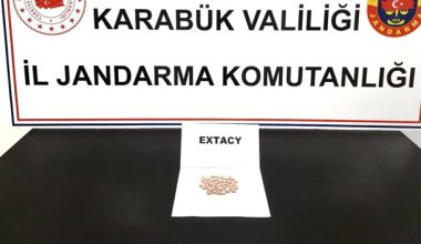 ÜZERİNDE 46 ECSTASY HAP İLE YAKALANDI