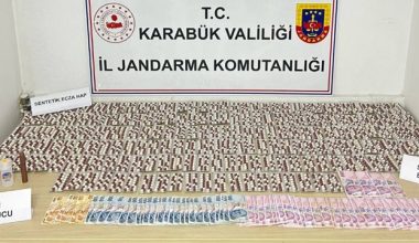 DURDURULAN ARAÇTAN UYUŞTURUCU ÇIKTI, 3 TUTUKLAMA