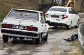 AYNI YÖNDE 2 OTOMOBİL ÇARPIŞTI:3 YARALI