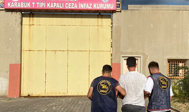 15 YIL 7 AY HAPİS CEZASIYLA ARANAN HÜKÜMLÜYÜ JASAT YAKALADI