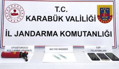 PARFÜM ŞİŞESİNDEN ESRAR ÇIKTI:2 GÖZALTI