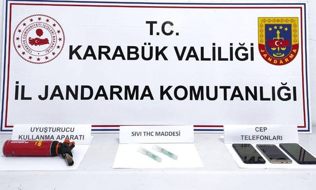 PARFÜM ŞİŞESİNDEN ESRAR ÇIKTI:2 GÖZALTI