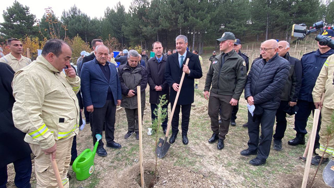 KARABÜK’TE 6 BİN 300 FİDAN TOPRAKLA BULUŞTU