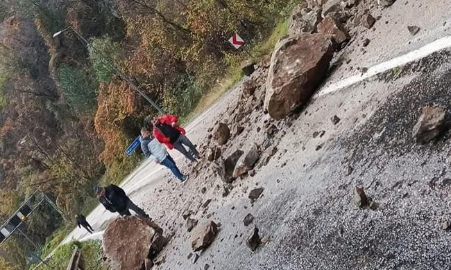 KARABÜK-ZONGULDAK KARA YOLUNDA FACİANIN EŞİĞİNDEN DÖNÜLDÜ